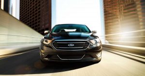 The front grille of the 2018 Ford Taurus.