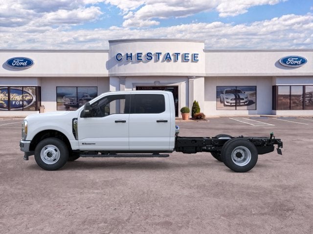 2026 Ford Chassis Cab Base
