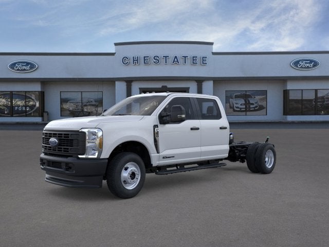 2025 Ford Chassis Cab Base