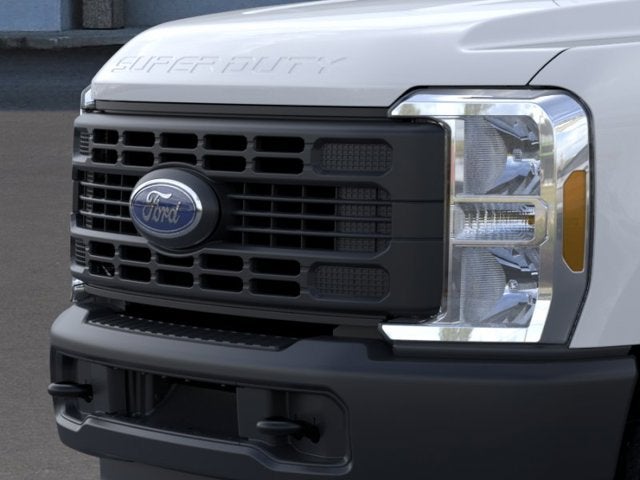 2025 Ford Chassis Cab Base