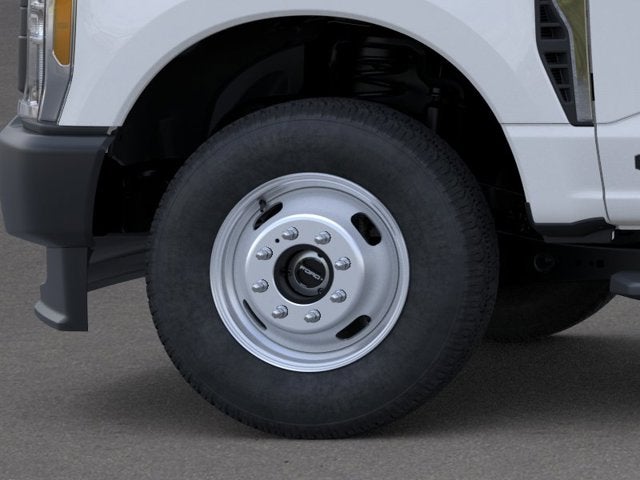 2025 Ford Chassis Cab Base