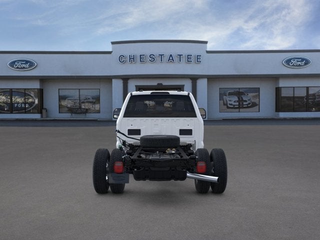 2025 Ford Chassis Cab Base