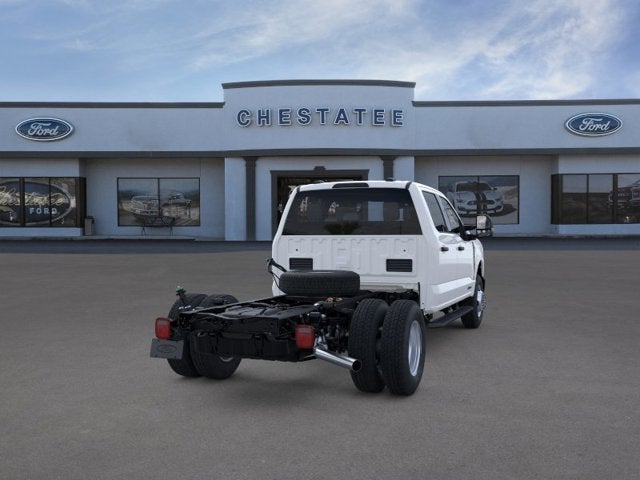 2025 Ford Chassis Cab Base