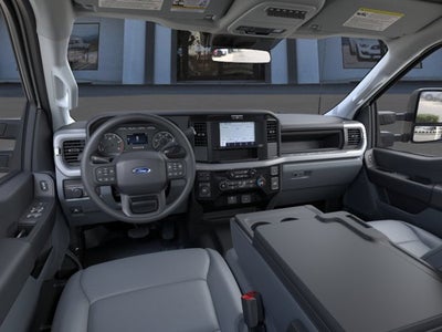 2025 Ford Chassis Cab Base