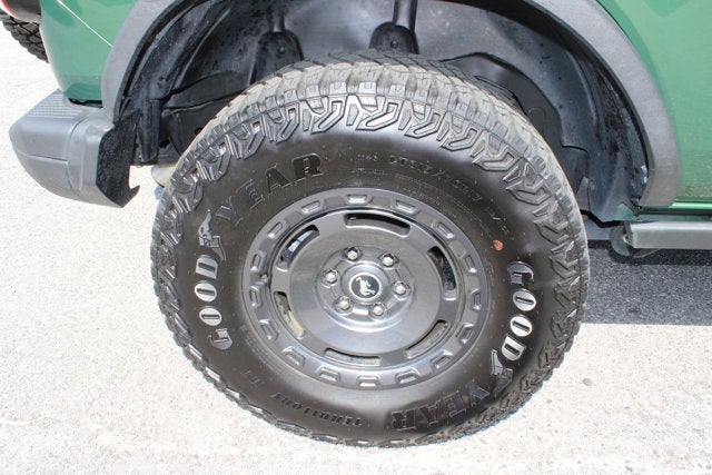 2023 Ford Bronco Everglades - Green exterior view 11