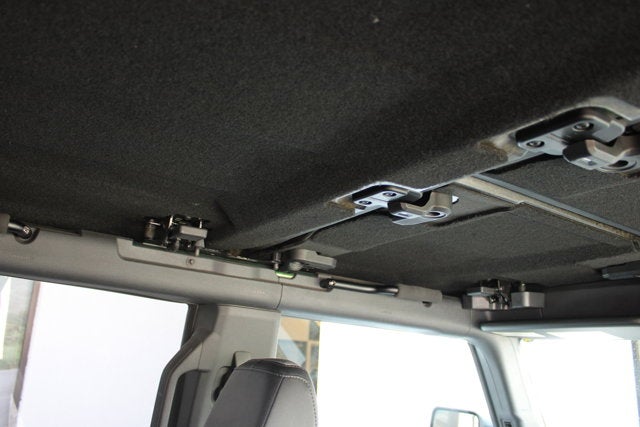 2023 Ford Bronco Everglades - Green exterior view 16