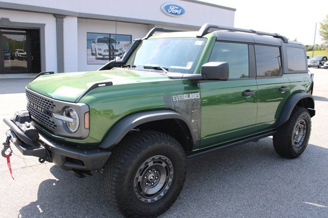 2023 Ford Bronco Everglades - Green exterior view 2