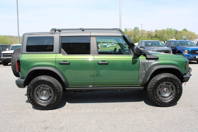 2023 Ford Bronco Everglades - Green exterior view 4