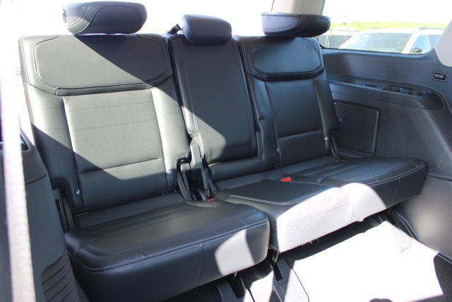 2025 Ford Expedition Platinum - Black exterior view 16