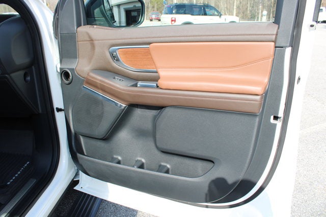 2025 Ford Expedition King Ranch - White exterior view 17