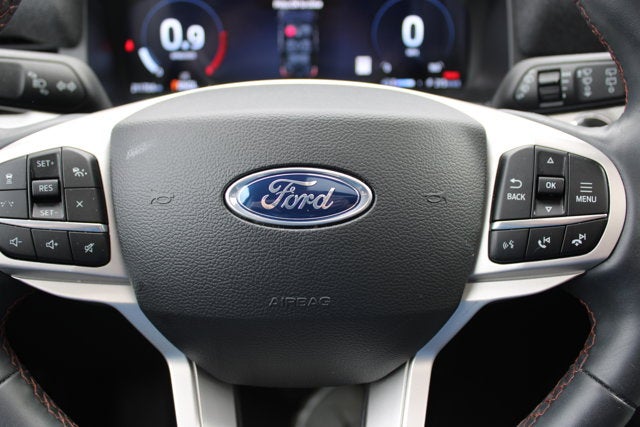 2025 Ford Explorer Active - Black exterior view 16