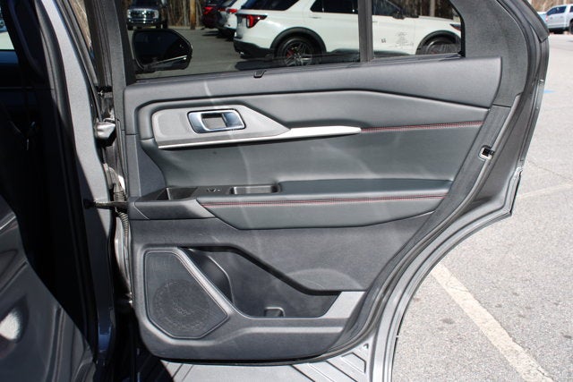 2025 Ford Explorer ST-Line - Gray exterior view 11