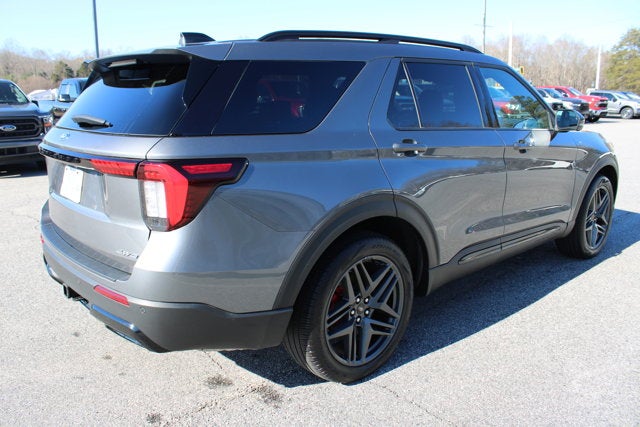2025 Ford Explorer ST-Line - Gray exterior view 5