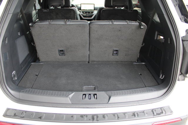 2025 Ford Explorer ST - White exterior view 10