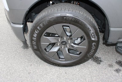 2024 Ford F-150 Lightning LARIAT