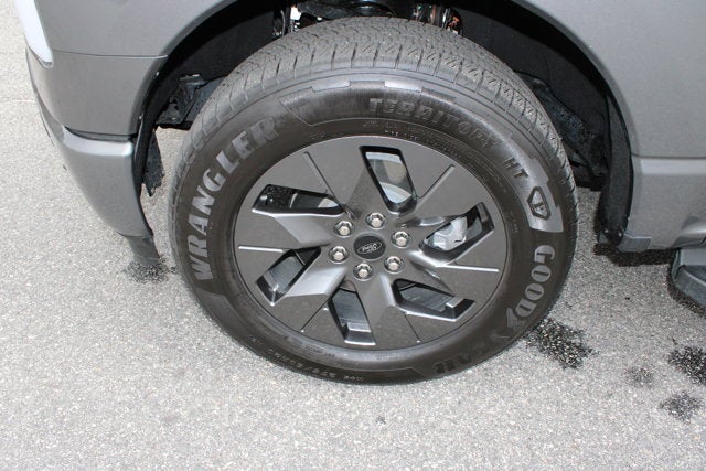 2024 Ford F-150 Lightning LARIAT