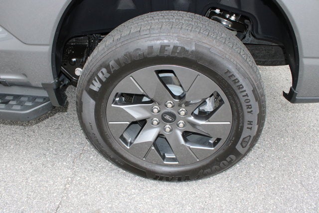 2024 Ford F-150 Lightning LARIAT