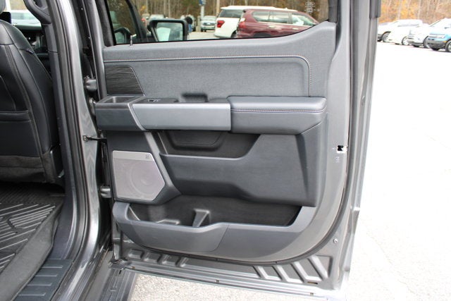 2024 Ford F-150 Lightning LARIAT