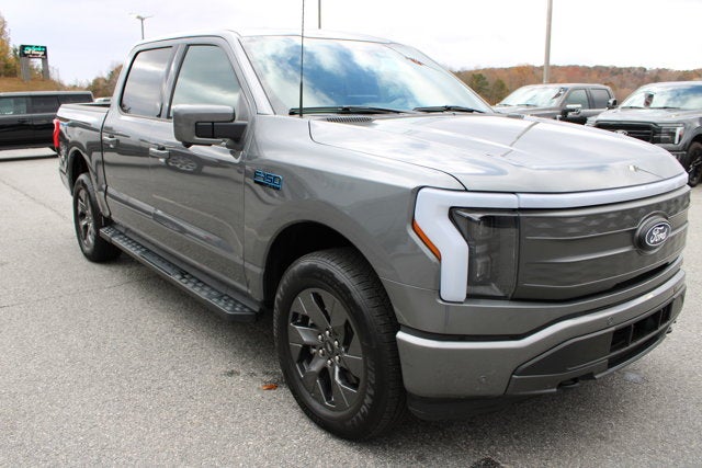 2024 Ford F-150 Lightning LARIAT