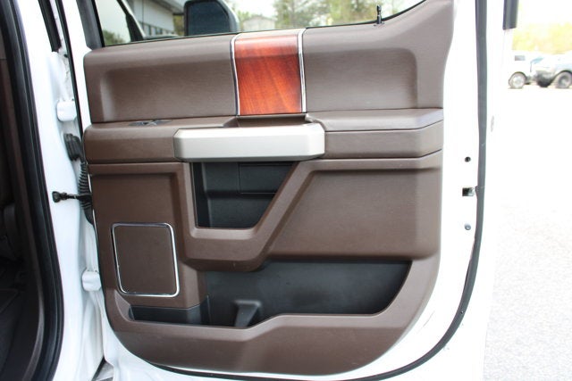 2019 Ford F-250 Super Duty King Ranch - White exterior view 16