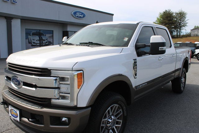 2019 Ford F-250 Super Duty King Ranch - White exterior view 2