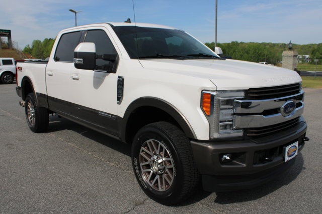 2019 Ford F-250 Super Duty King Ranch - White exterior view 4