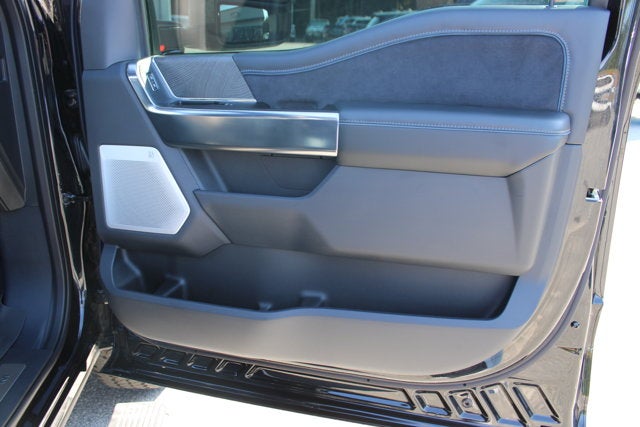 2025 Ford Super Duty F-350 SRW Platinum