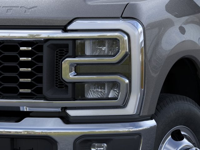 2026 Ford Super Duty F-350 DRW LARIAT