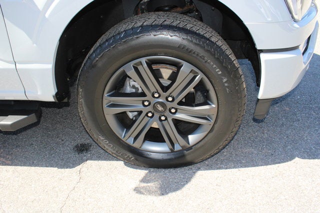 2023 Ford F-150 XLT - Gray exterior view 9