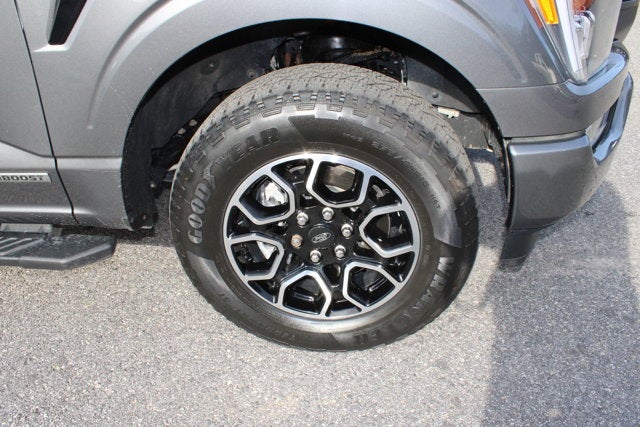 2023 Ford F-150 XLT - Gray exterior view 8