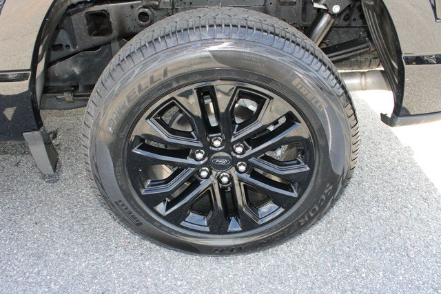 2025 Ford F-150 XLT - Black exterior view 11