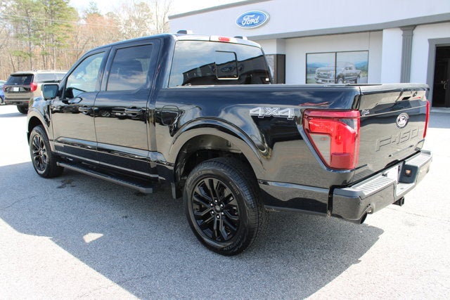 2025 Ford F-150 XLT - Black exterior view 8