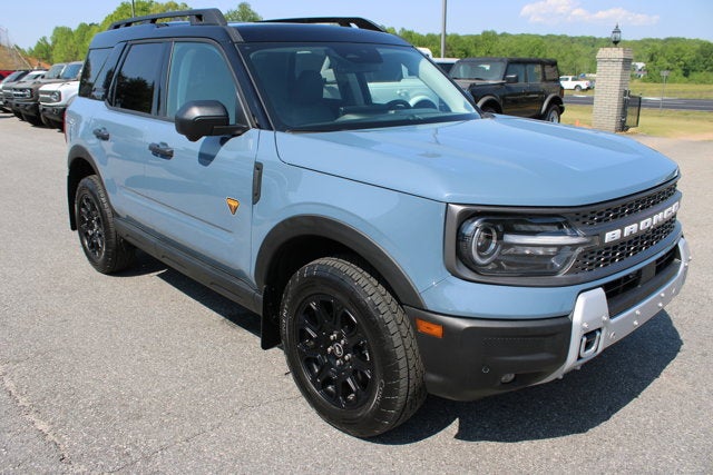 2025 Ford Bronco Sport Badlands - Blue exterior view 3