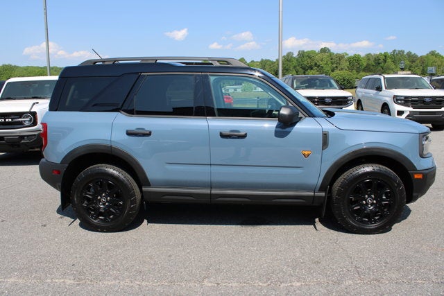 2025 Ford Bronco Sport Badlands - Blue exterior view 4