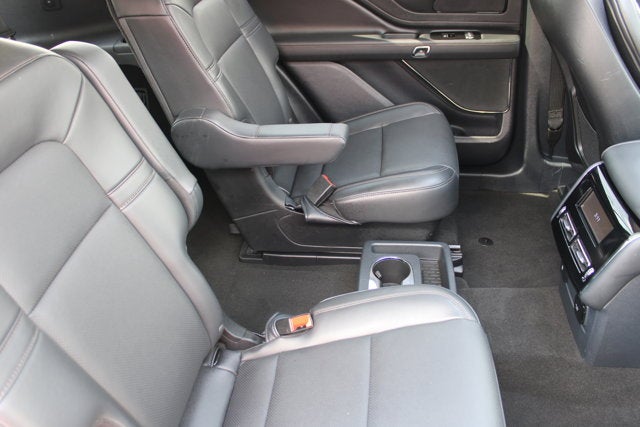 2025 Lincoln Aviator Premier - White exterior view 17