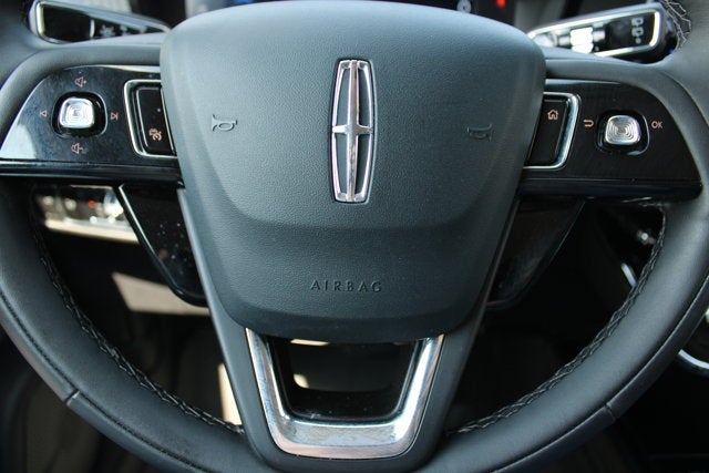 2025 Lincoln Corsair Premier - Black exterior view 18