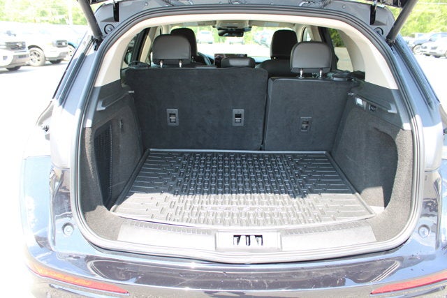 2025 Lincoln Corsair Premier - Black exterior view 12