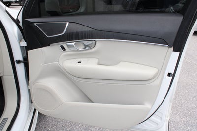 2020 Volvo XC90 Momentum
