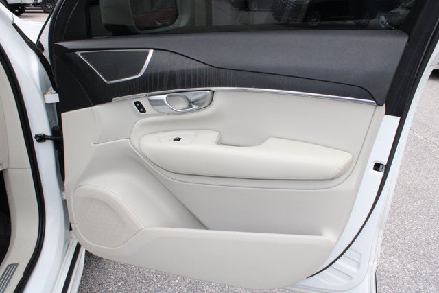 2020 Volvo XC90 Momentum