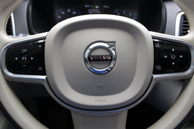 2020 Volvo XC90 Momentum