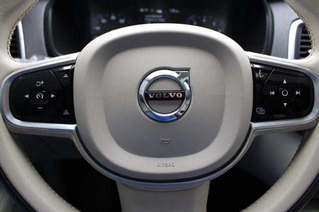 2020 Volvo XC90 Momentum