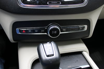 2020 Volvo XC90 Momentum